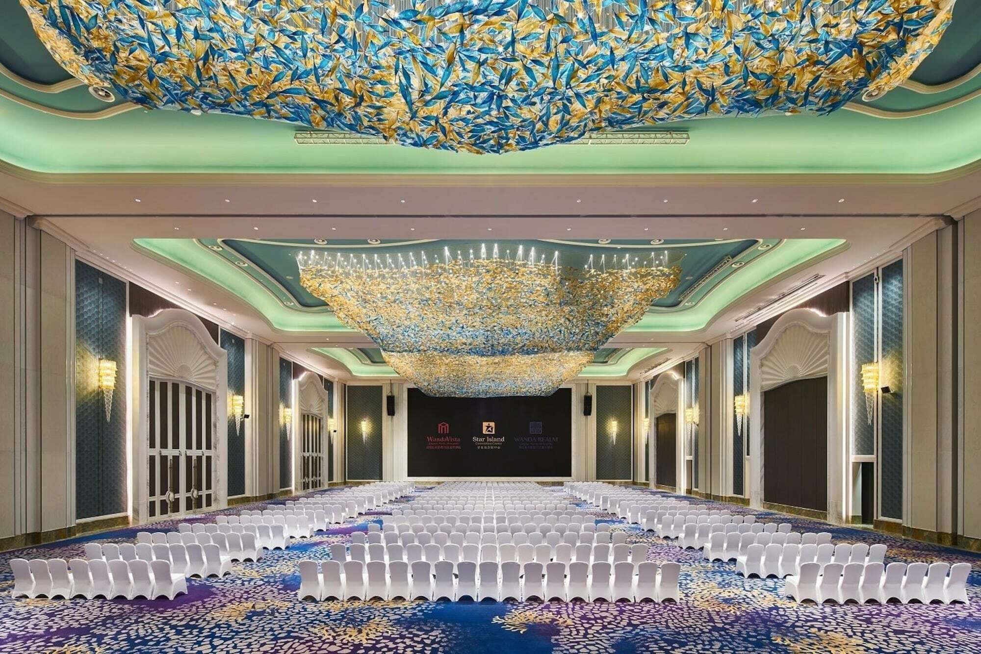 Wanda Realm Qingdao Movie Metropolis Hotel Exterior foto